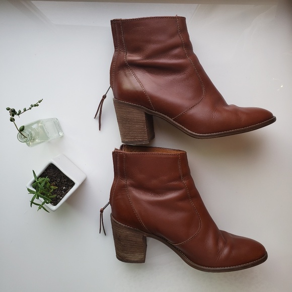 Like New Madewell Caramel Leather Ankle Booties - Picture 7 of 7
